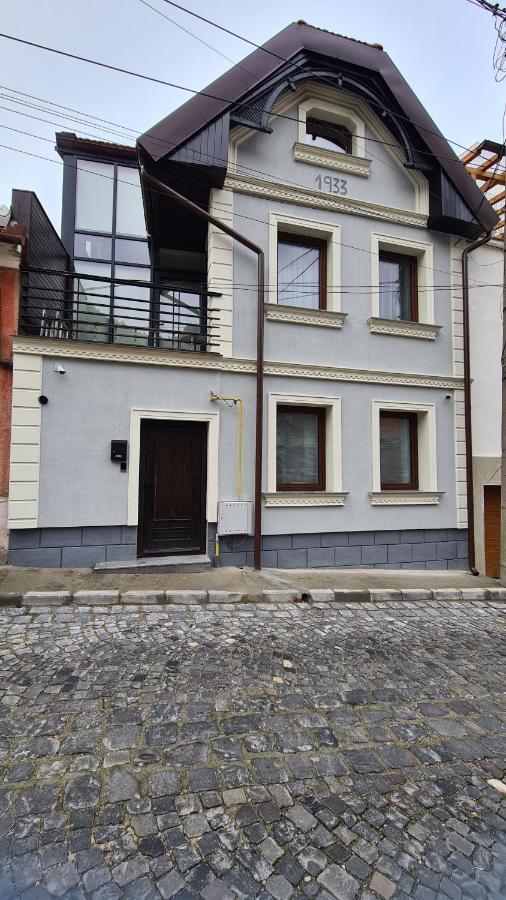 Casa Chiper - Attic Apartment With View Brassó Kültér fotó