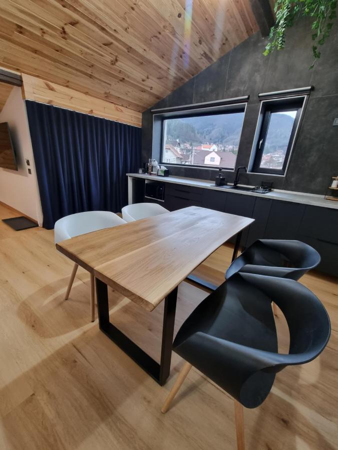 Casa Chiper - Attic Apartment With View Brassó Kültér fotó